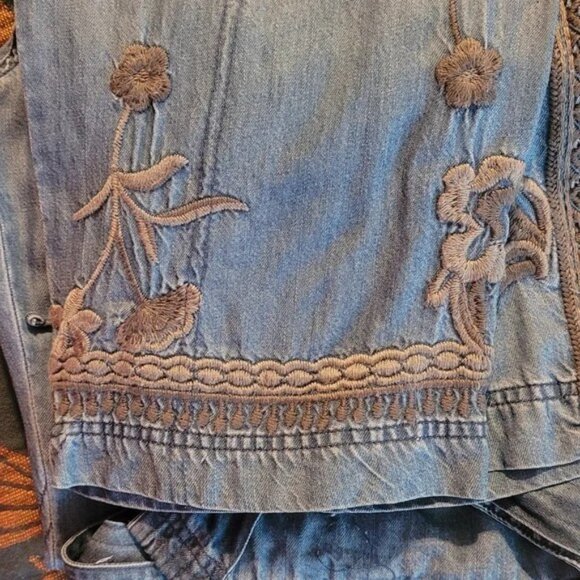 Johnny Was Biya Aventura Embroidered Cargo Denim Pants - Picture 8 of 14